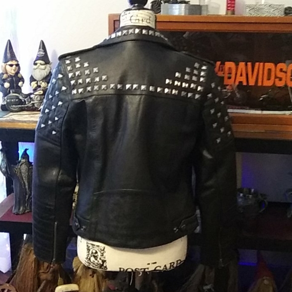 100% Leather Motorcycle Jacket - Picture 4 of 12